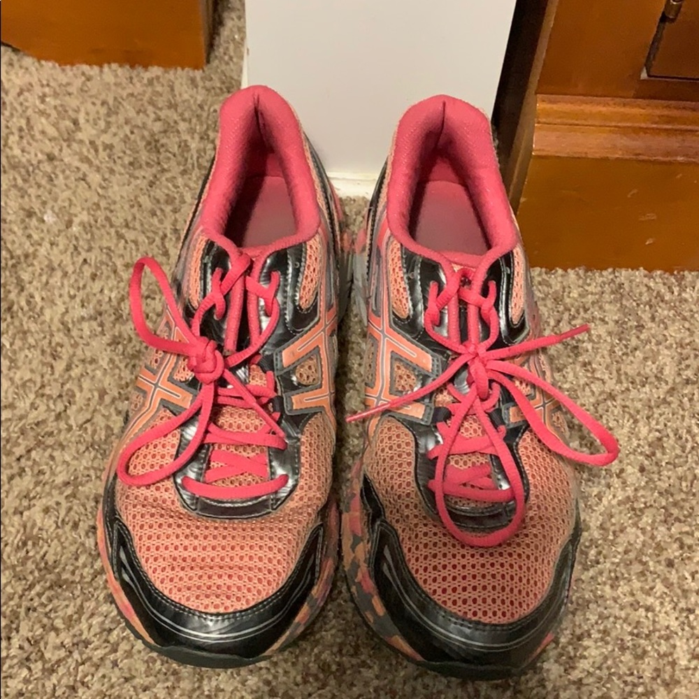 ASICS tennis shoes